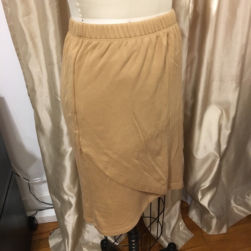 *DONATING TODAY 1/5/19* Knit wrap around skirt